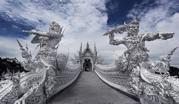 rong khun temple, attractions in chiang rai, wat rong khun