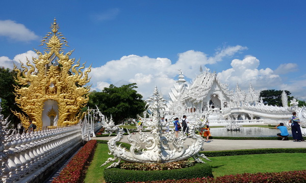 rong khun temple, attractions in chiang rai, wat rong khun